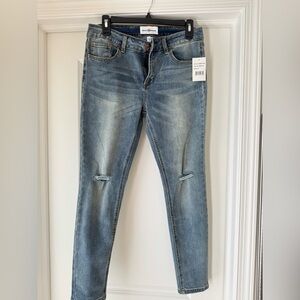 ASHLEY MASON - Distressed Skinny Jeans